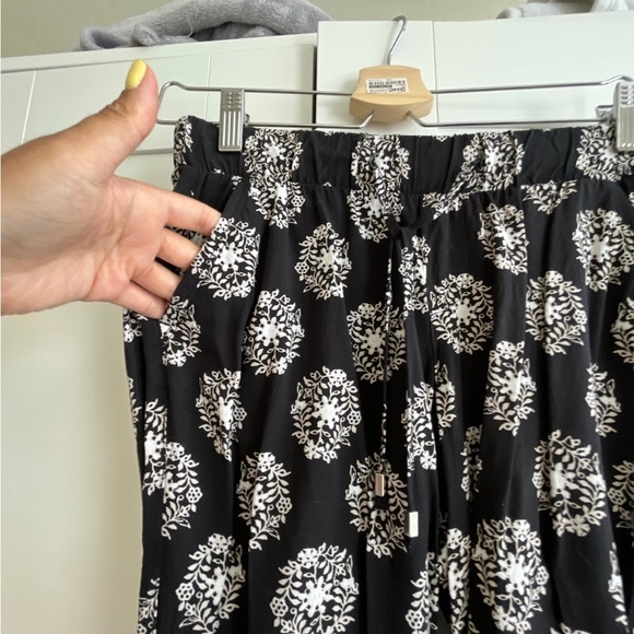 Old Navy Pants, XS - Picture 5 of 5